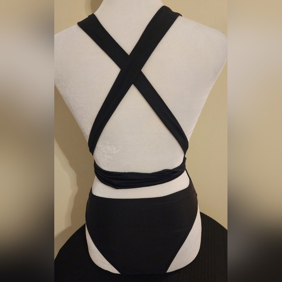 Sexy One Piece Black Multi-way Swimsuit Women's Size Small - Picture 5 of 9